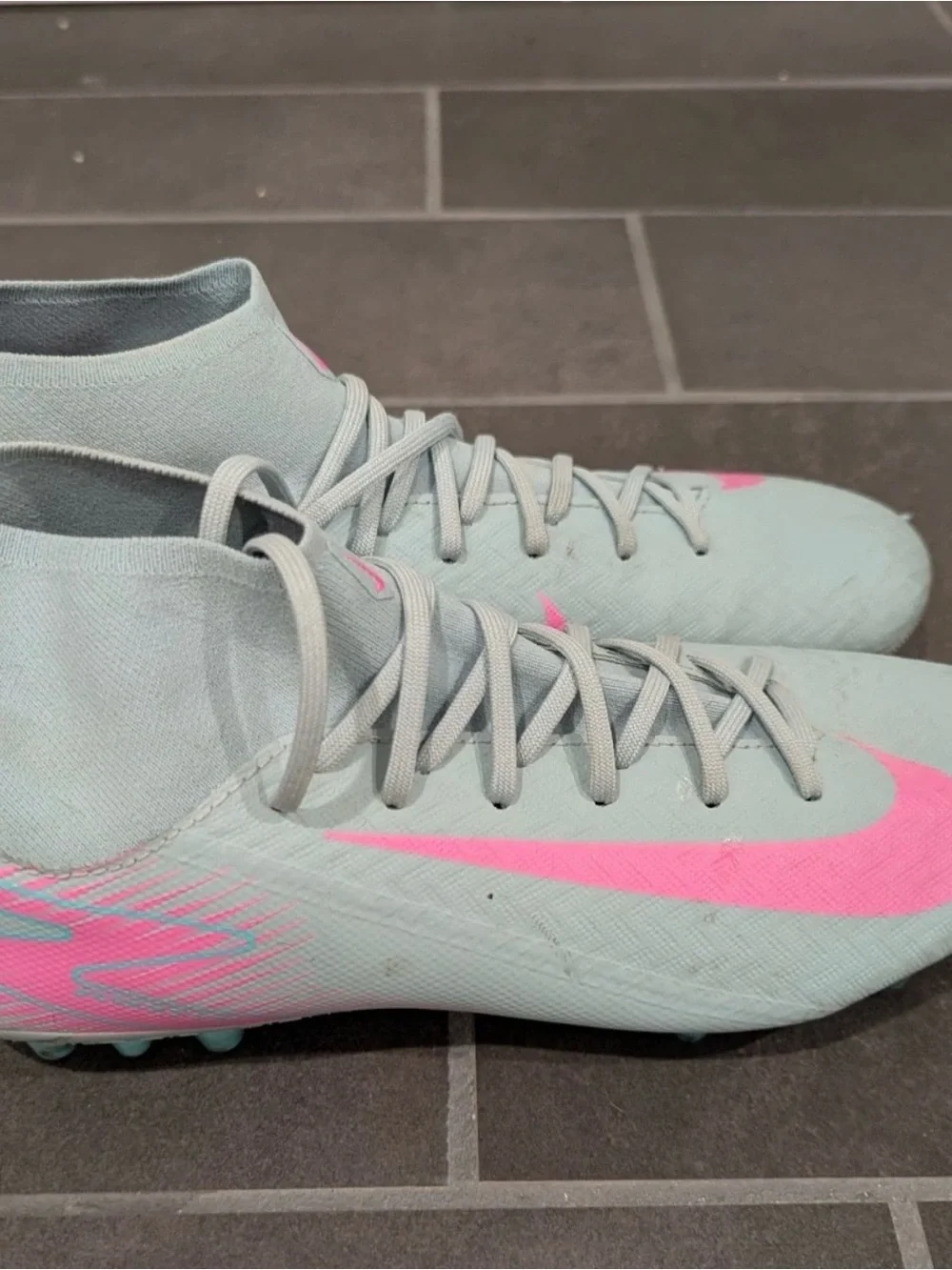 Nike Men’s 9 Mercurial Superfly  Soccer cleats/shin pads/socks